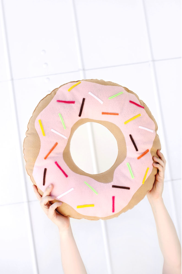 Donut pillow design and sewing workshop (physical meeting | Tel Aviv), for ages 5+, three hours