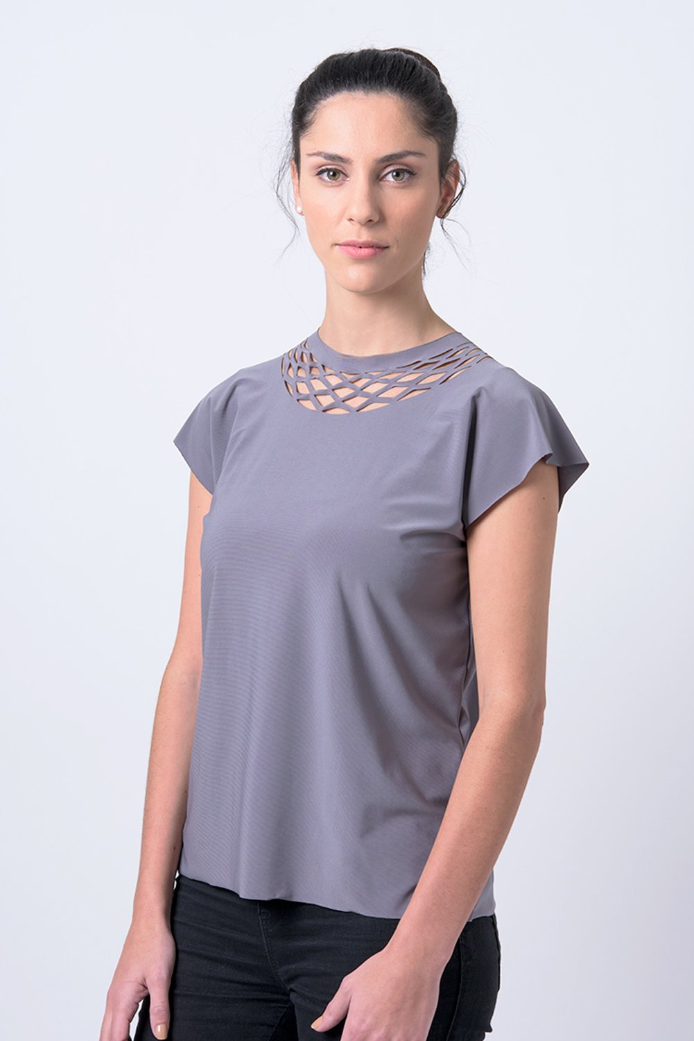 חולצה אפורה