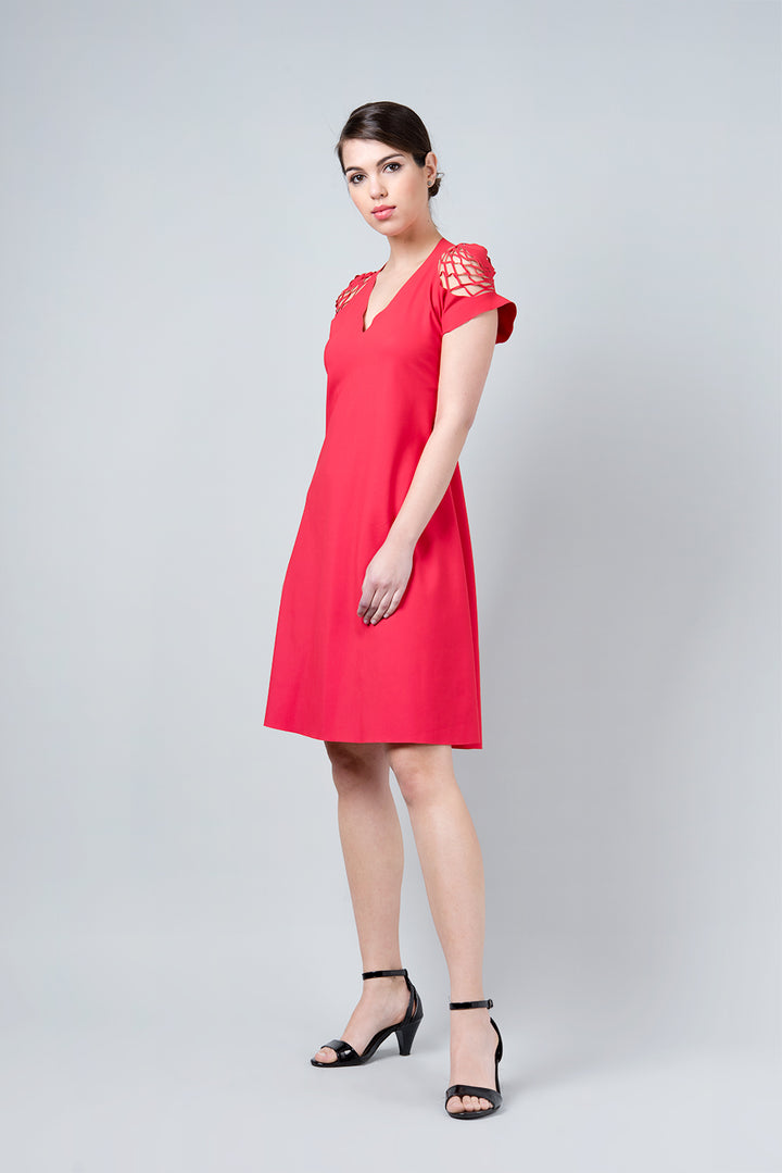 Delta dress - hexagonal cut in the shoulder