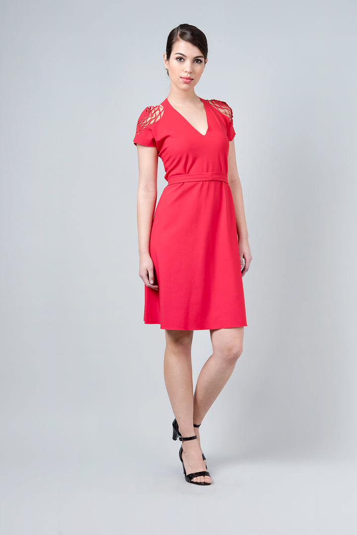 Delta dress - hexagonal cut in the shoulder