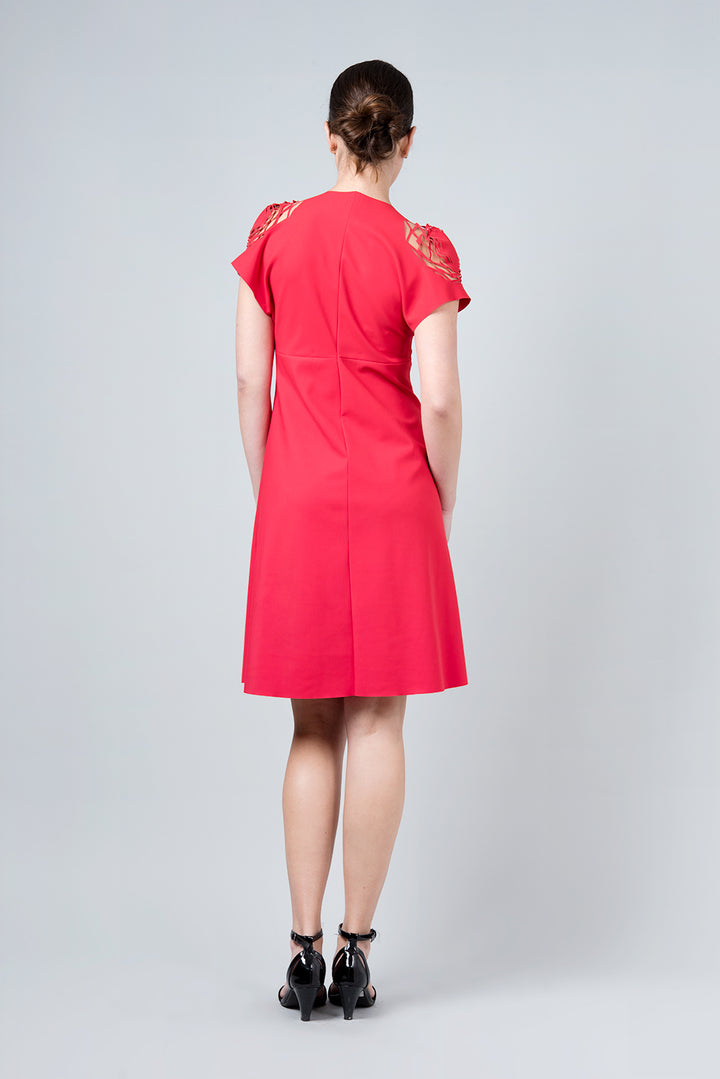 Delta dress - hexagonal cut in the shoulder