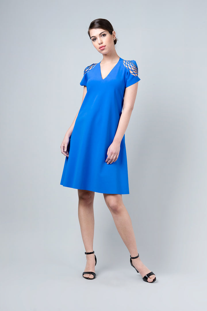 Delta dress - hexagonal cut in the shoulder