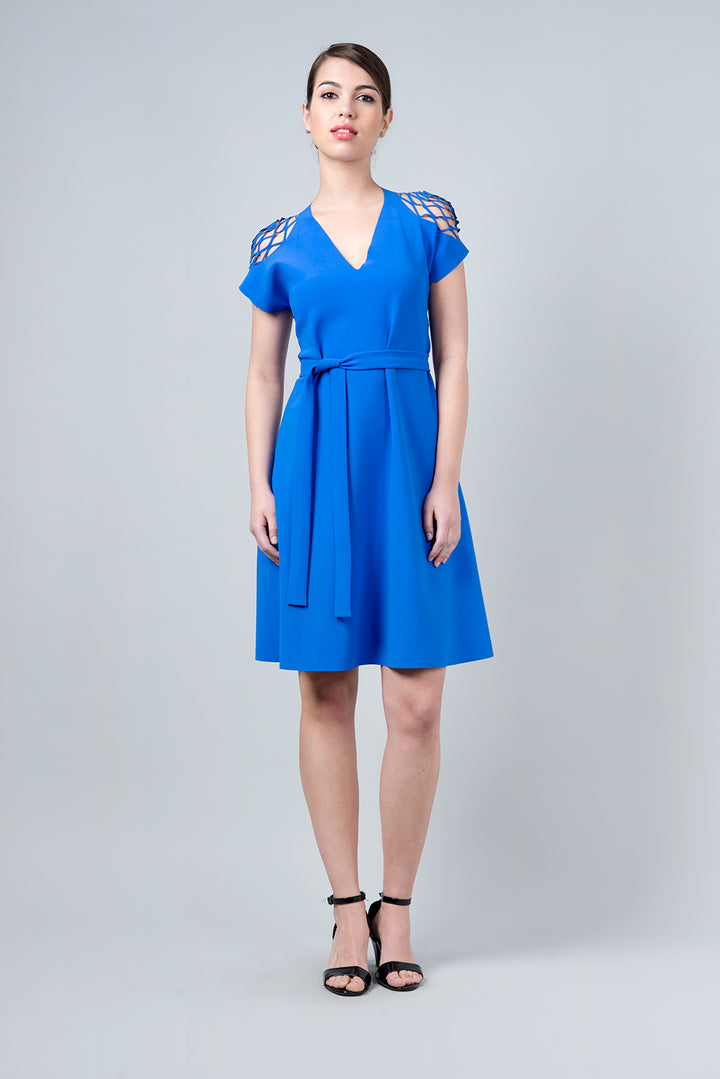Delta dress - hexagonal cut in the shoulder