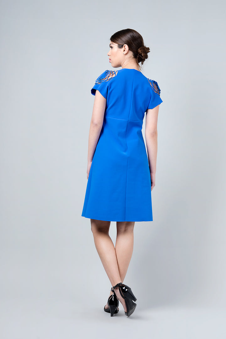 Delta dress - hexagonal cut in the shoulder